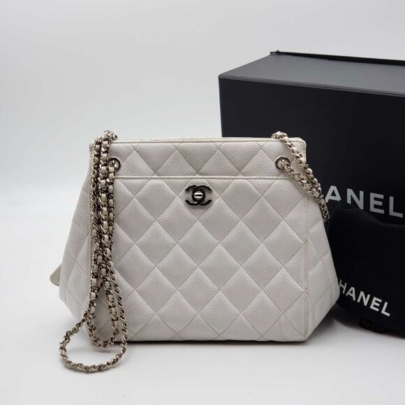 100% Authentic CHANEL Quilted Matelasse CC Logo Caviar Skin Chain Shoulder Bag - Picture 1 of 16